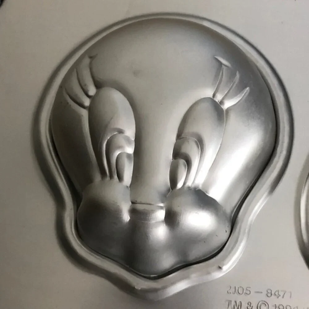 Vintage 1994 Wilton Looney Tunes Cupcake Muffin Tin Pan Tweety Bird & Sylvester